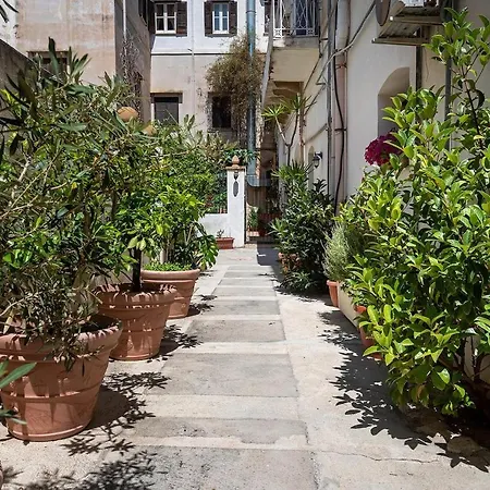 Garibaldi 15 アパート